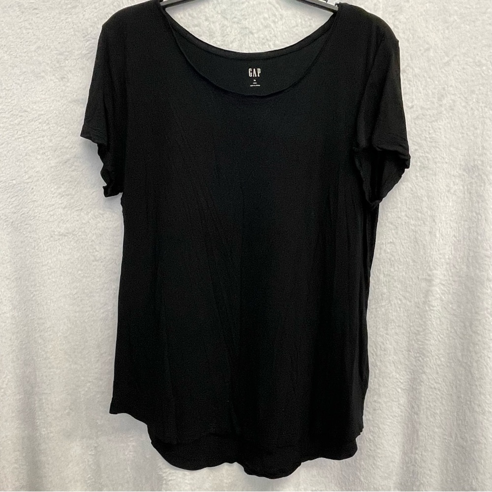 GAP Jet Black Casual Tee